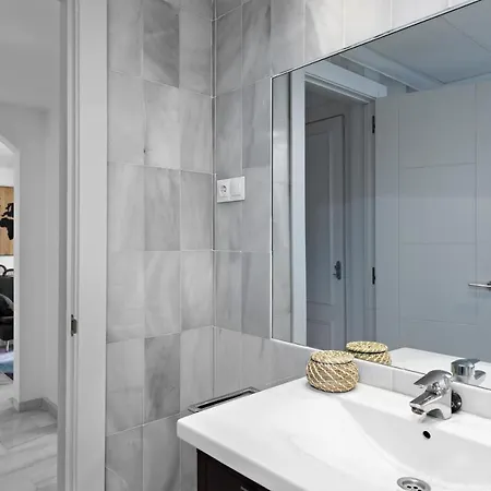 Two Bedroom In Puerto Banus With Terrace Apartment *