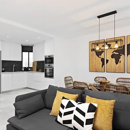 Two Bedroom In Puerto Banus With Terrace Apartment *