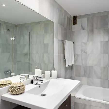 Two Bedroom In Puerto Banus With Terrace