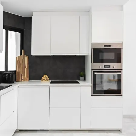 Two Bedroom In Puerto Banus With Terrace *