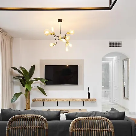 Two Bedroom In Puerto Banus With Terrace